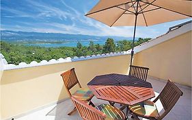 Gorgeous Apartment In Malinska With Kitchen